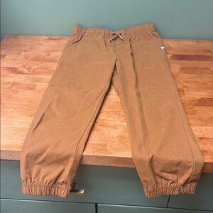 Tommy Bahama Boys size 7/8 brown Joggers, like new